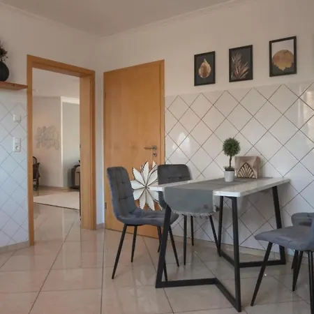 Familienwohnung Mit Whirlpool Badewanne Und Balkon Lejlighed Bedburg