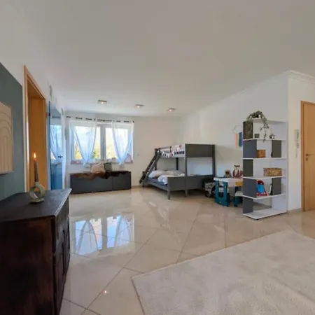 Lejlighed Familienwohnung Mit Whirlpool Badewanne Und Balkon Bedburg