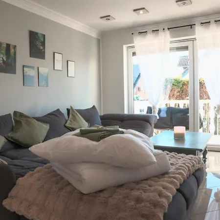 Familienwohnung Mit Whirlpool Badewanne Und Balkon * Bedburg