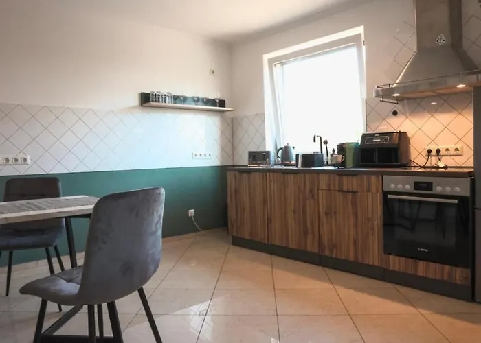 Familienwohnung Mit Whirlpool Badewanne Und Balkon Bedburg