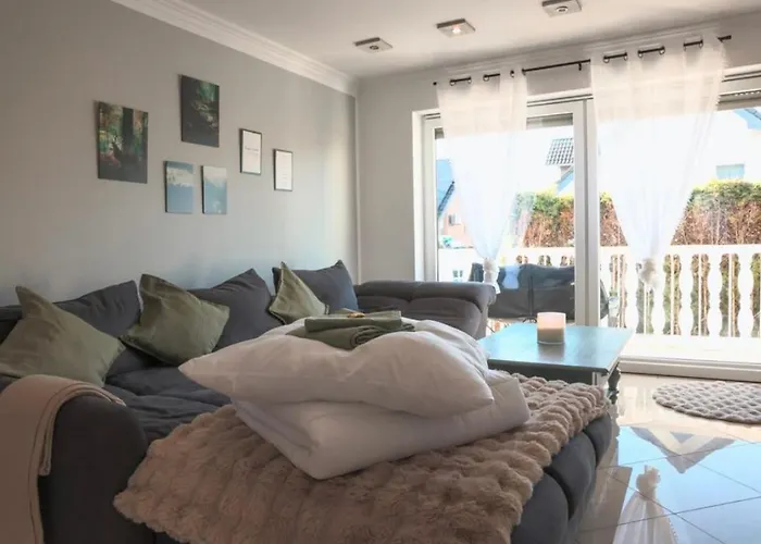 Familienwohnung Mit Whirlpool Badewanne Und Balkon * Bedburg